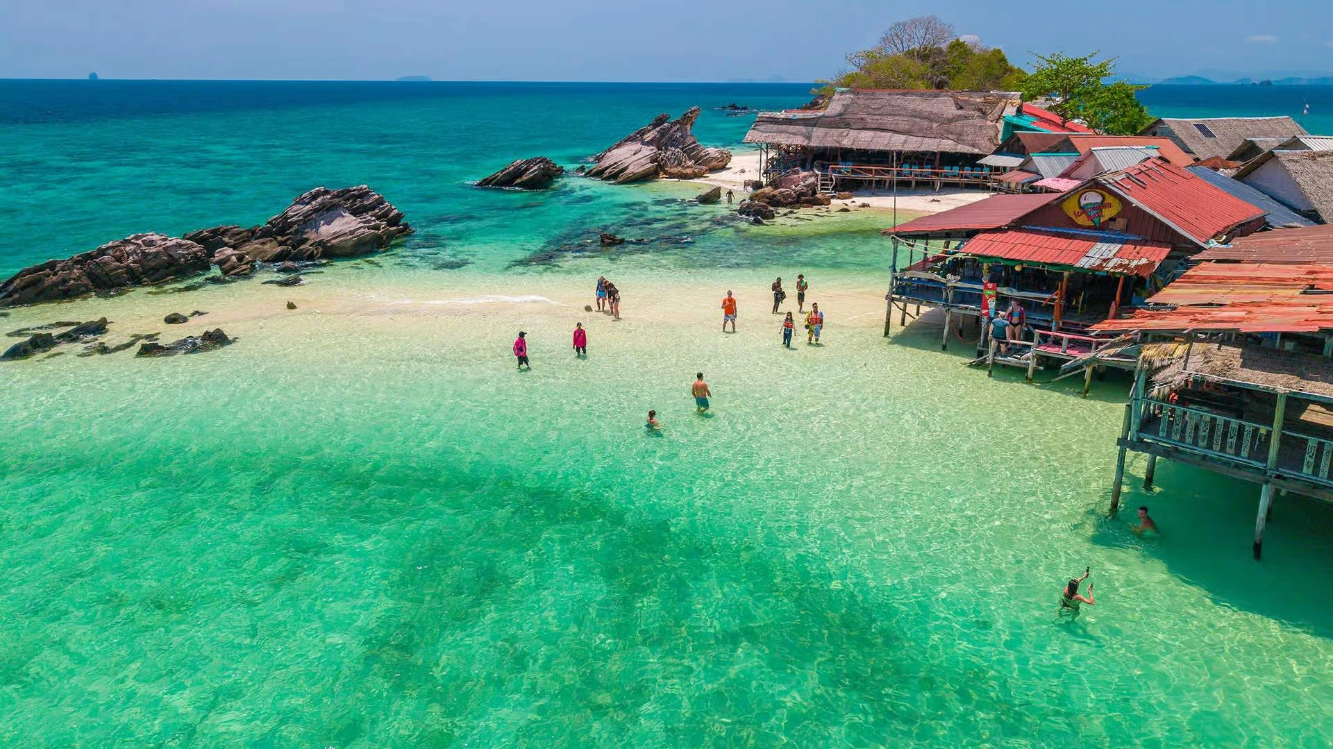 Phuket: Relax and snorkel at the 3 Khai Islands (half-day or full-day trip)