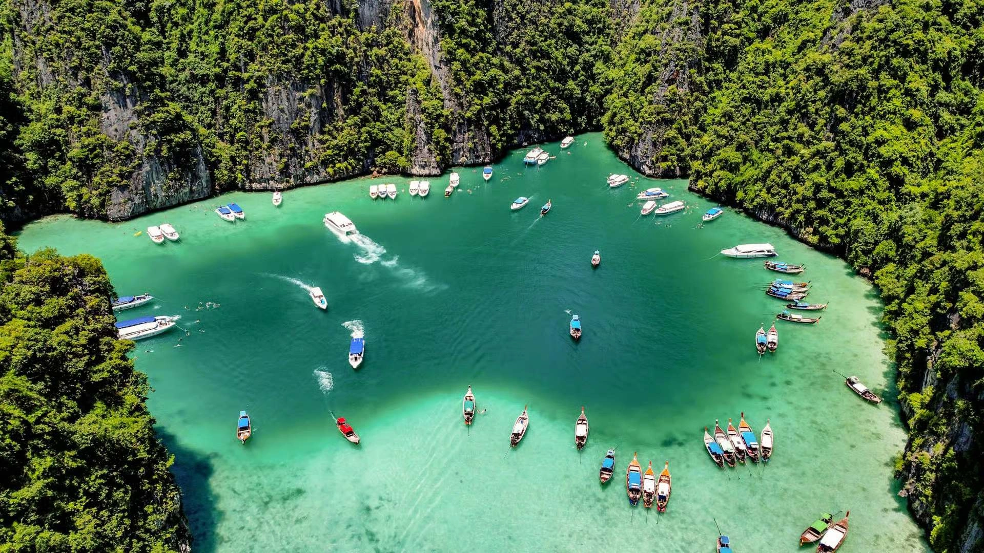 Phuket: Maya, Phi Phi and Bamboo Island with lunch buffet